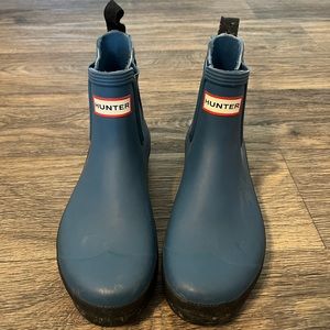 Hunter Chelsea rain boots. Size 9.